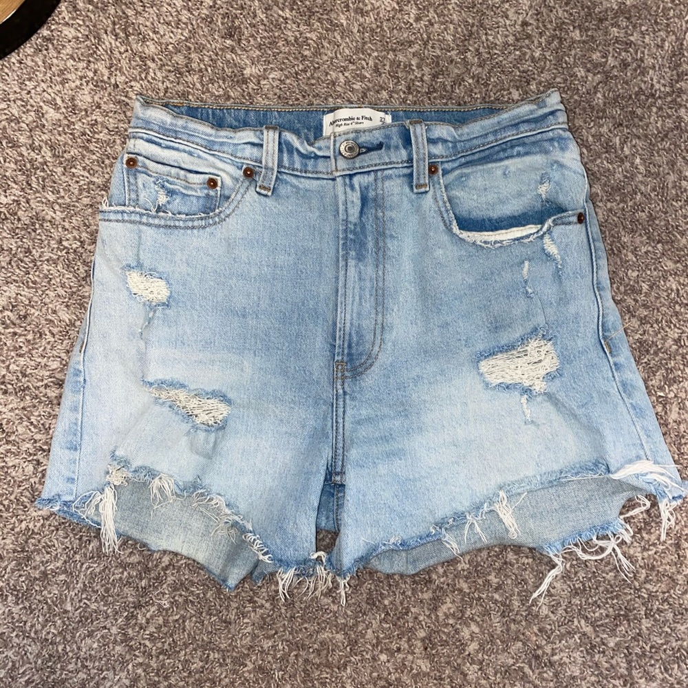 CURVE LOVE A&F 4 inch short!